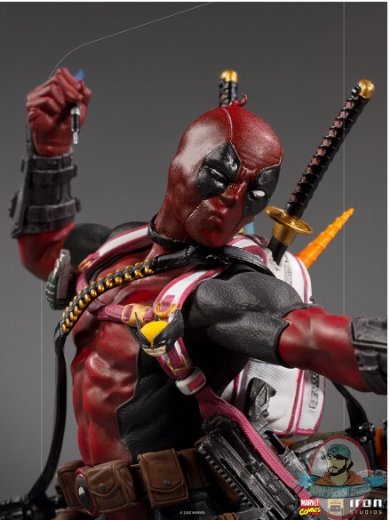 2020_09_10_08_56_05_https_www.sideshow.com_storage_product_images_906738_deadpool_deluxe_marvel_ga.jpg