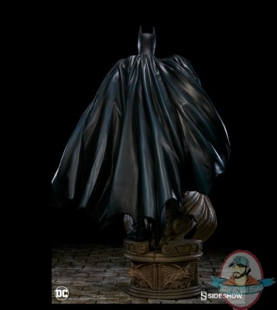 2020_09_15_18_35_40_batman_premium_format_figure_sideshow_collectibles_internet_explorer.jpg