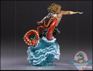 2021_05_29_19_34_21_aquaman_deluxe_1_10_scale_statue_by_iron_studios_sideshow_collectibles.jpg