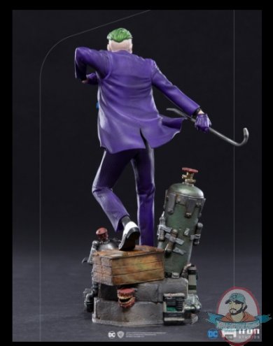 2021_06_08_12_53_07_the_joker_1_10_statue_by_iron_studios_sideshow_collectibles.jpg