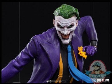 2021_06_08_12_53_29_the_joker_1_10_statue_by_iron_studios_sideshow_collectibles.jpg