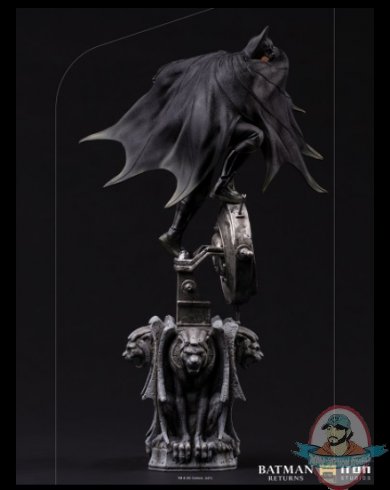 2021_07_07_08_19_46_batman_deluxe_art_scale_1_10_statue_by_iron_studios_sideshow_collectibles.jpg