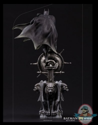 2021_07_07_08_20_00_batman_deluxe_art_scale_1_10_statue_by_iron_studios_sideshow_collectibles.jpg