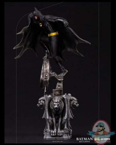 2021_07_07_08_20_20_batman_deluxe_art_scale_1_10_statue_by_iron_studios_sideshow_collectibles.jpg