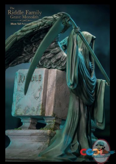 2021_07_16_08_58_18_the_riddle_family_gravestone_statue_by_star_ace_toys_sideshow_collectibles.jpg