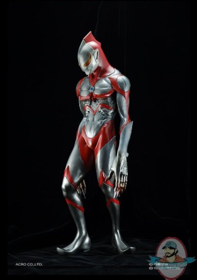 2021_07_28_22_16_46_nise_ultraman_statue_sideshow_collectibles.jpg