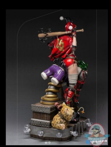 2021_07_28_22_28_26_harley_quinn_1_3_statue_by_iron_studios_sideshow_collectibles.jpg