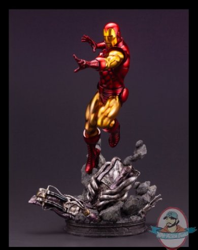 2021_08_02_07_16_06_iron_man_avengers_fine_art_statue_sideshow_collectibles.jpg