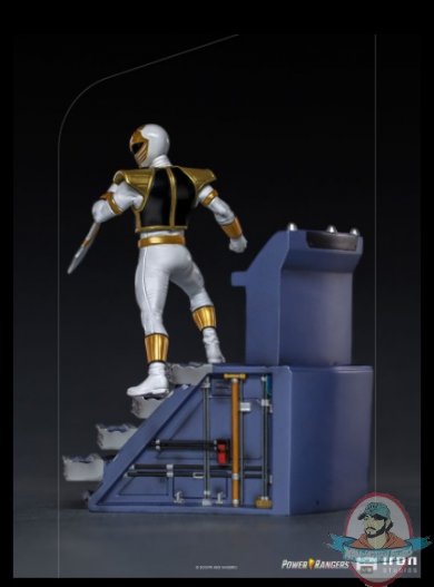 2021_08_11_13_34_44_white_ranger_bds_art_scale_1_10_statue_by_iron_studios_sideshow_collectibles.jpg