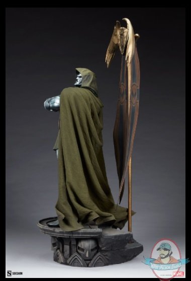2021_08_12_09_46_30_doctor_doom_maquette_sideshow_collectibles.jpg