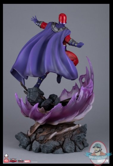 2021_08_12_10_18_35_magneto_supreme_edition_sixth_scale_diorama_by_pcs_sideshow_collectibles.jpg