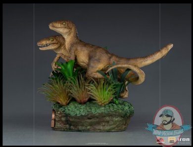 2021_09_07_10_03_21_just_the_two_raptors_deluxe_statue_by_iron_studios_sideshow_collectibles.jpg