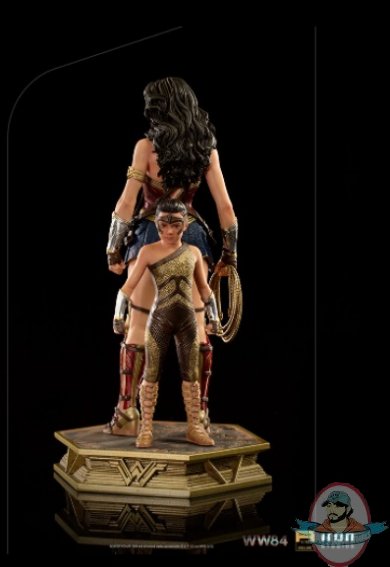 2021_10_05_13_57_16_wonder_woman_young_diana_deluxe_art_scale_1_10_statue_by_iron_studios_sidesh.jpg