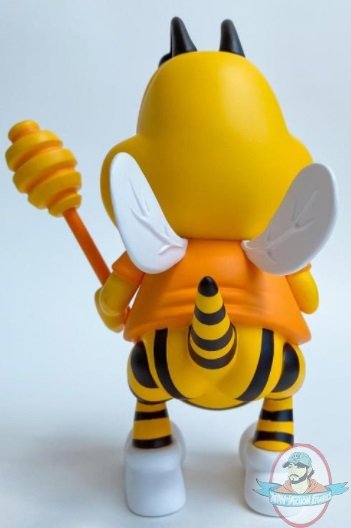 2021_10_06_07_59_17_honey_butt_the_obese_bee_vinyl_collectible_by_ron_english_sideshow_collectible.jpg
