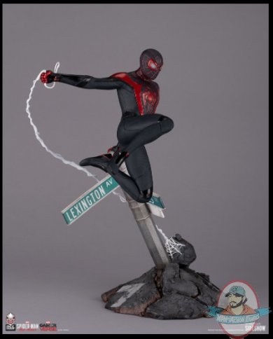 2021_10_06_09_50_48_spider_man_miles_morales_sixth_scale_diorama_by_pcs_sideshow_collectibles.jpg