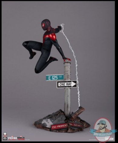 2021_10_06_09_51_14_spider_man_miles_morales_sixth_scale_diorama_by_pcs_sideshow_collectibles.jpg