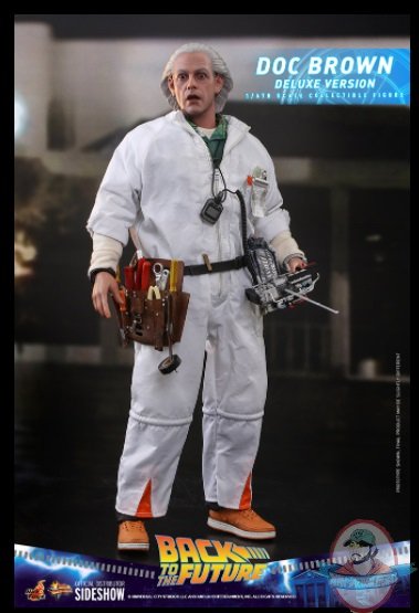 2021_10_06_17_14_10_doc_brown_deluxe_version_sixth_scale_figure_by_hot_toys_sideshow_collectible.jpg