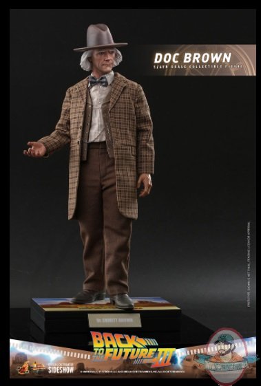 2021_10_11_12_52_21_doc_brown_sixth_scale_figure_by_hot_toys_sideshow_collectibles.jpg