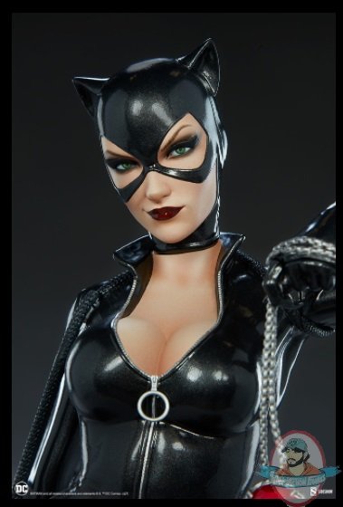 2021_10_11_20_13_21_catwoman_premium_format_figure_sideshow_collectibles.jpg