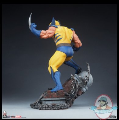 2021_10_28_17_39_45_wolverine_1_3_scale_statue_by_pcs_sideshow_collectibles.jpg