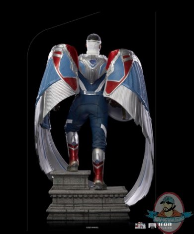 2021_10_29_14_14_57_captain_america_sam_wilson_closed_wings_version_1_4_legacy_replica_series_statue.jpg