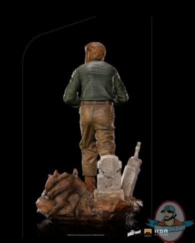 2021_11_11_16_18_39_wolf_man_1_10_art_scale_statue_by_iron_studios_sideshow_collectibles.jpg