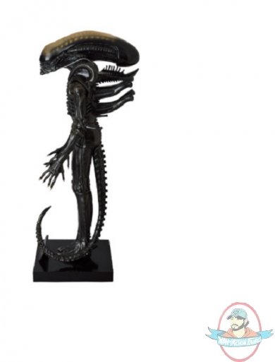 2021_12_01_15_11_30_alien_big_chap_statue_sideshow_collectibles.jpg