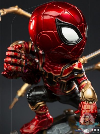 2021_12_01_15_34_17_iron_spider_mini_co._figure_by_iron_studios_sideshow_collectibles.jpg