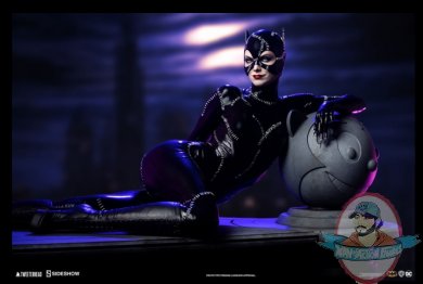 2021_12_10_14_10_51_dc_comics_catwoman_maquette_by_tweeterhead_sideshow_collectibles.jpg