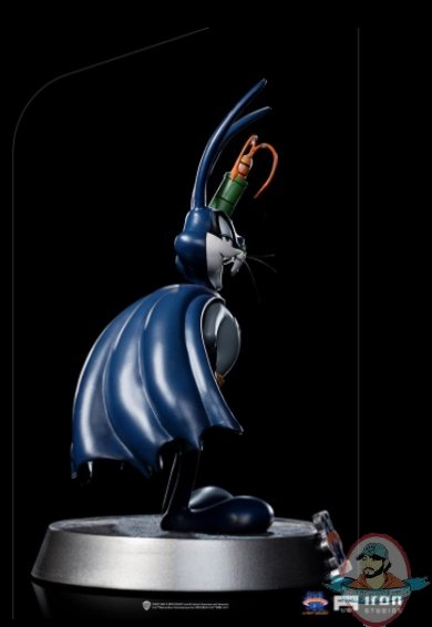 2021_12_16_11_46_50_bugs_bunny_batman_1_10_art_scale_statue_by_irons_studios_sideshow_collectibles.jpg