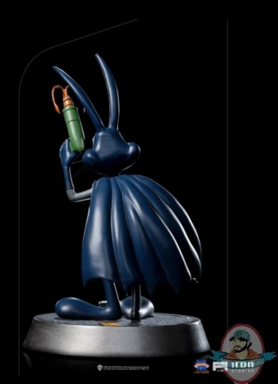 2021_12_16_11_47_02_bugs_bunny_batman_1_10_art_scale_statue_by_irons_studios_sideshow_collectibles.jpg