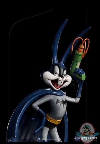 2021_12_16_11_47_17_bugs_bunny_batman_1_10_art_scale_statue_by_irons_studios_sideshow_collectibles.jpg
