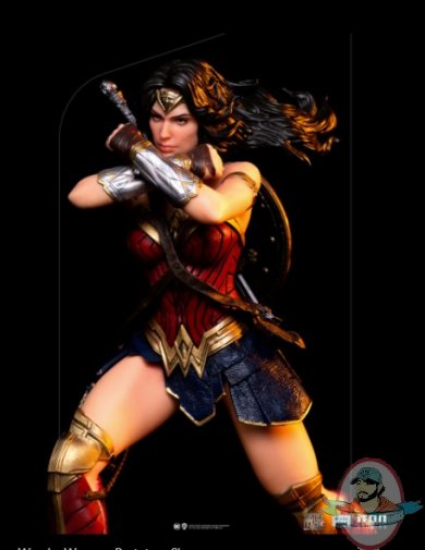 2021_12_16_13_33_20_wonder_woman_1_10_art_scale_statue_by_iron_studios_sideshow_collectibles.jpg