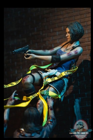 2022_01_05_15_09_50_jill_valentine_quarter_scale_statue_by_purearts_sideshow_collectibles.jpg