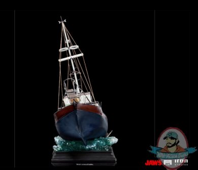 2022_01_06_15_22_09_jaws_attack_demi_art_scale_statue_by_iron_studios_sideshow_collectibles.jpg