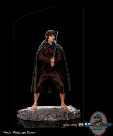 2022_02_10_14_28_15_frodo_1_10_scale_statue_by_iron_studios_sideshow_collectibles.jpg