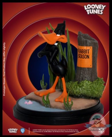 2022_03_24_18_01_32_daffy_duck_sixth_scale_diorama_sideshow_collectibles.jpg