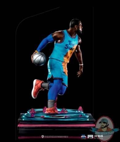 2022_03_25_18_27_38_lebron_james_1_10_scale_statue_by_iron_studios_sideshow_collectibles.jpg