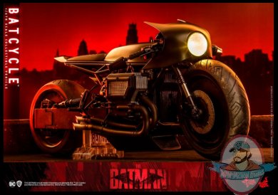 2022_03_25_19_21_51_batcycle_sixth_scale_accessory_by_hot_toys_sideshow_collectibles.jpg
