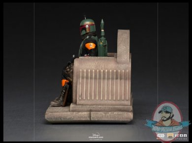 2022_04_13_15_38_39_boba_fett_on_throne_deluxe_1_10_scale_statue_by_iron_studios_sideshow_collecti.jpg
