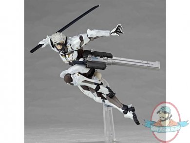 Metal Gear Rising White Raiden Statue to Be SDCC Exclusive