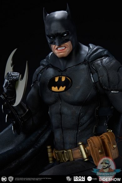dc-comics-batman-one-third-scale-statue-iron-studios-903039-09.jpg