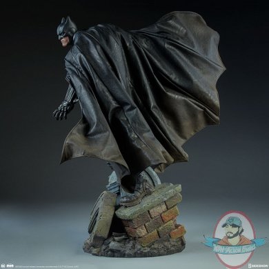 dc-comics-batman-premium-format-figure-sideshow-300542-06.jpg