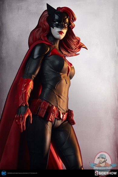 dc-comics-batwoman-premium-format-figure-sideshow-300471-04.jpg