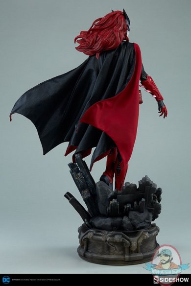 dc-comics-batwoman-premium-format-figure-sideshow-300471-11.jpg