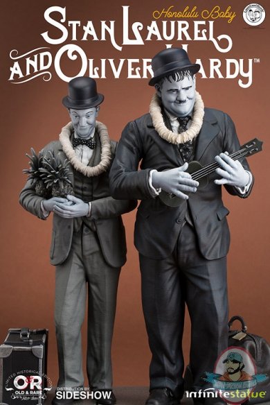 stan-laurel-and-oliver-hardy-statue-infinite-statue-902868-02.jpg