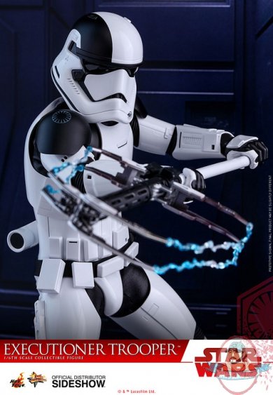 star-wars-executioner-trooper-sixth-scale-figure-hot-toys-903083-04.jpg