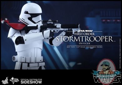 star-wars-first-order-stormtrooper-officer-sixth-scale-hot-toys-902603-09.jpg