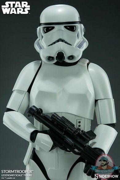 star-wars-stormtrooper-legendary-scale-figure-400158-11.jpg