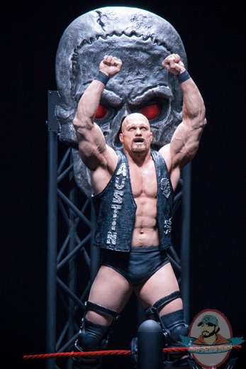 stone-cold-steve-austin-wwe-icon-series-resin-statue-mcfarlane-collectors-club-exclusive-22.jpg